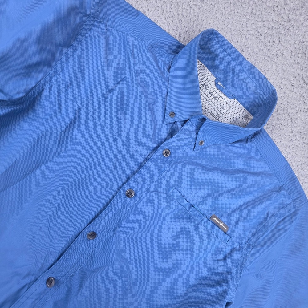 Eddie Bauer Short Sleeve Shirt Mens Small Blue Hiking Outdoor BROKEN Button